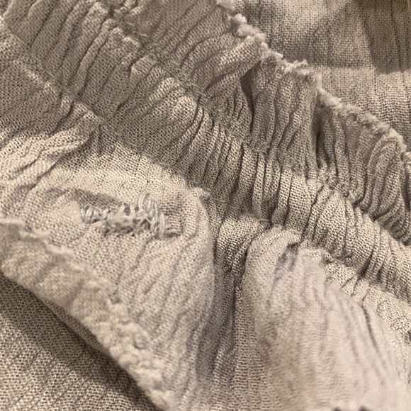 Grade & Gather sz M NWOT Light Stone Grey Boho Gauzy Ruffle Peasant Blouse - Picture 6 of 9